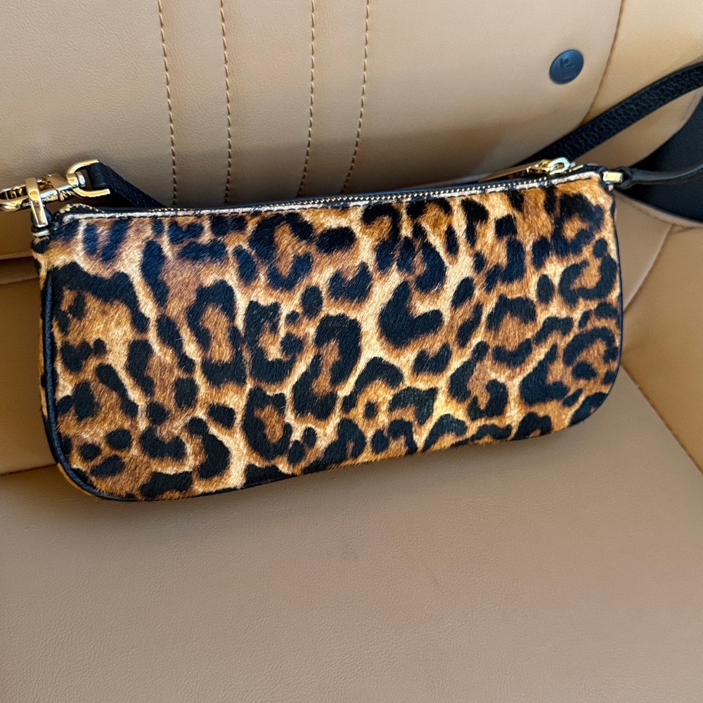 ✨Host pick✨Michael Kors Leopard 100% leather Shoulder Bag - Picture 5 of 8